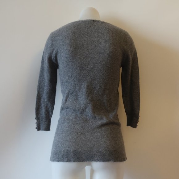 COPY - Subtle Luxury 100% Cashmere Gray V-Neck Sweater XS/S * - Picture 6 of 8